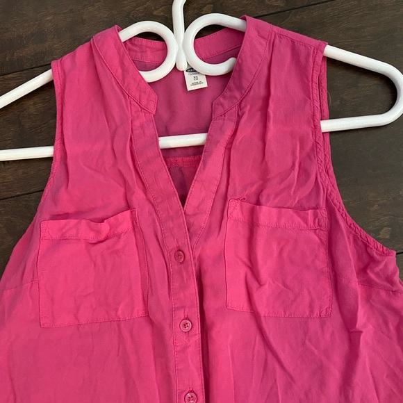 Ladies sleeveless button up cotton blouse - Picture 3 of 3